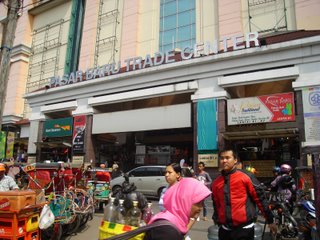 Belanja ke Pasar Baru Bandung